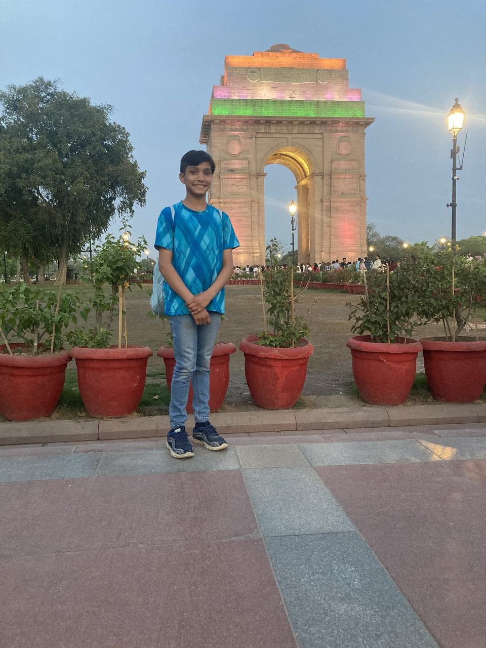 Child visiting India Gate in Delhi
